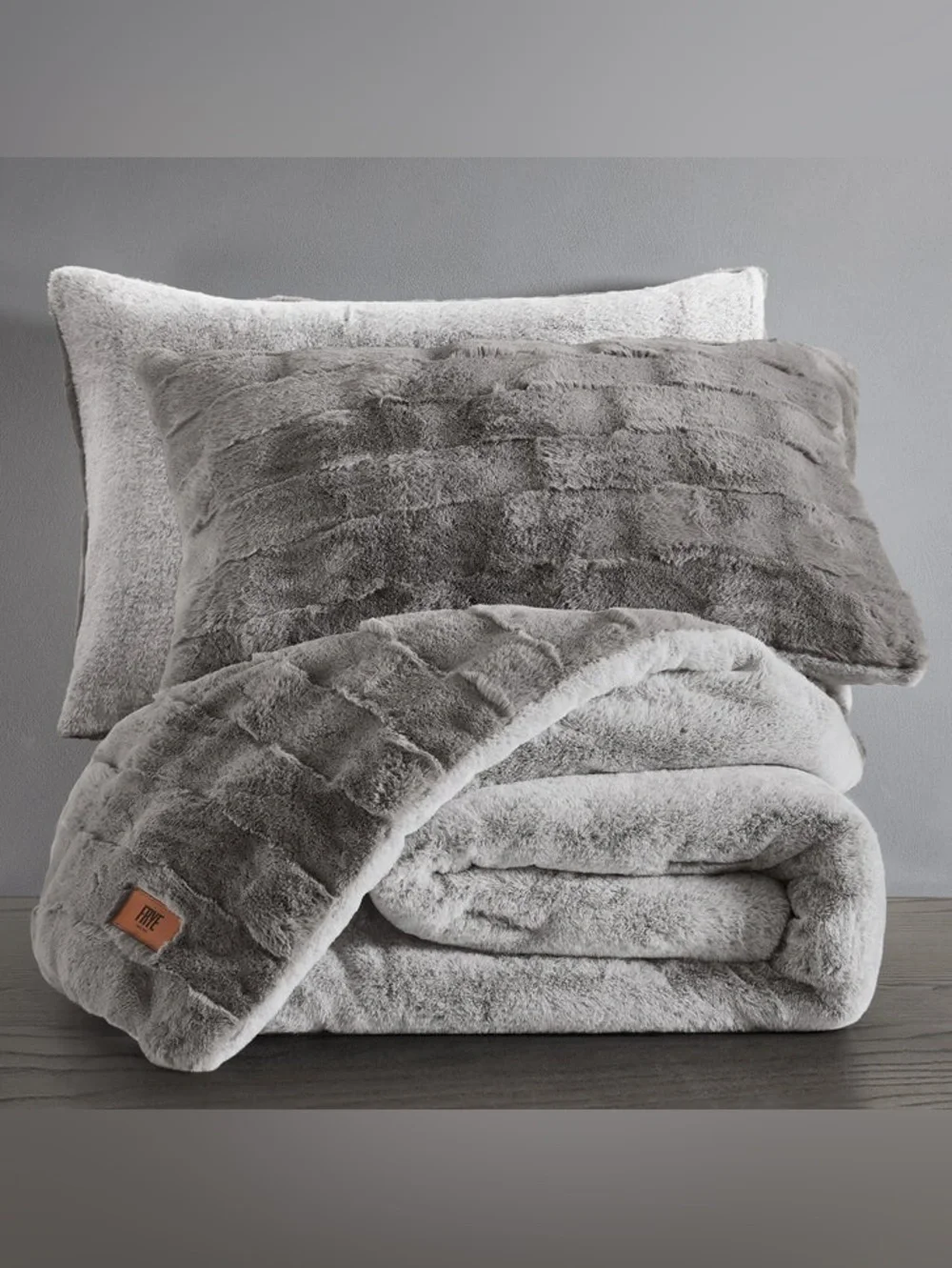 FRYE, 3 Piece - Faux Fur Comforter Set grey